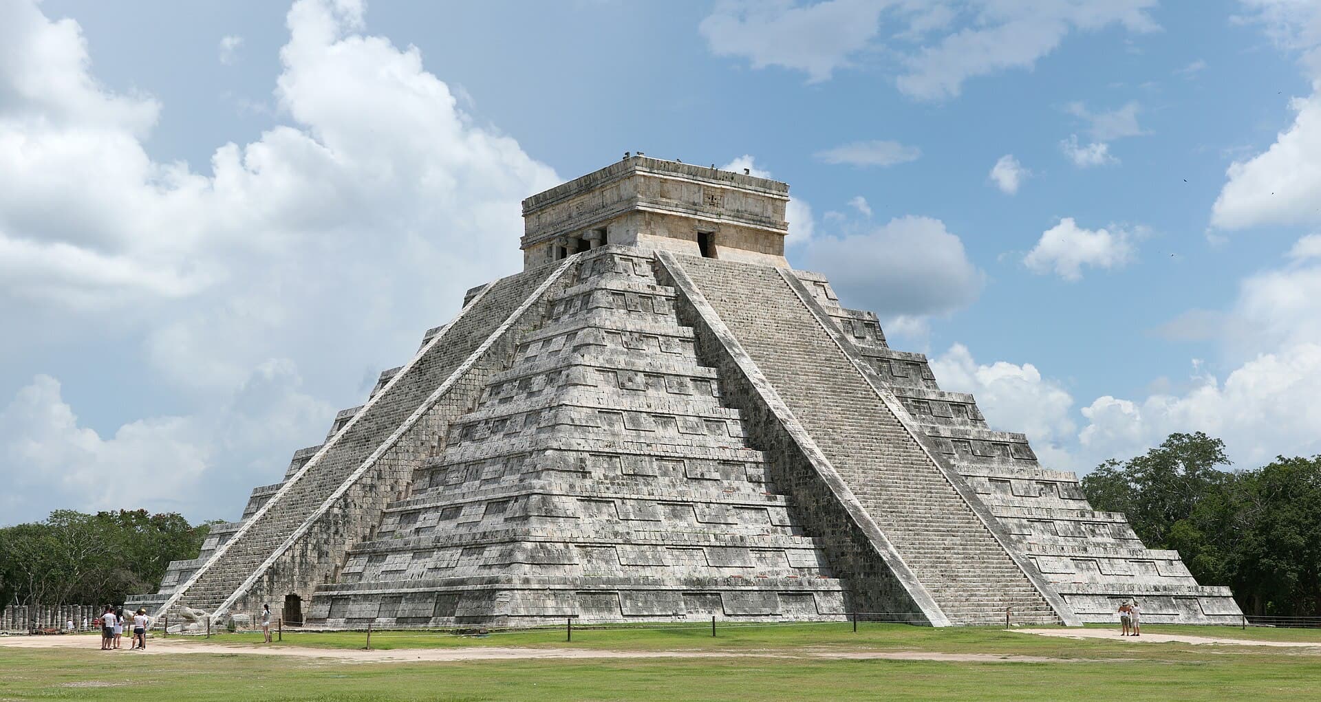 El Castillo at Chichén Itzá, Yucatán, Mexico